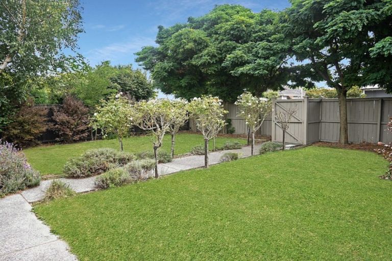 Photo of property in 150 Innes Road, St Albans, Christchurch, 8052