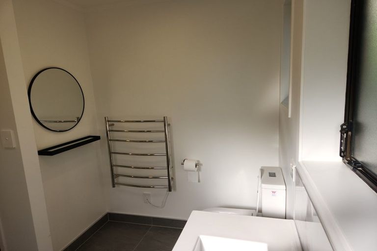 Photo of property in 84a/2 Avonleigh Road, Green Bay, Auckland, 0604