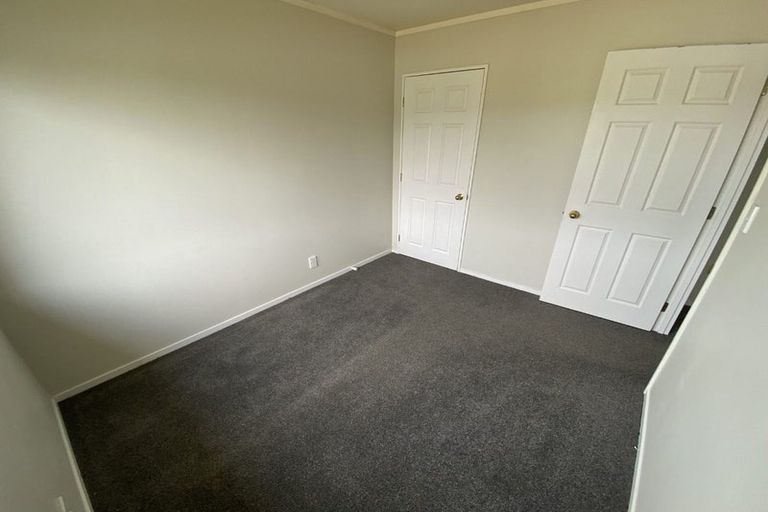 Photo of property in 25 Ginders Drive, Massey, Auckland, 0614