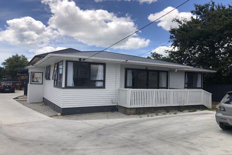 Photo of property in 215 Birkdale Road, Birkdale, Auckland, 0626