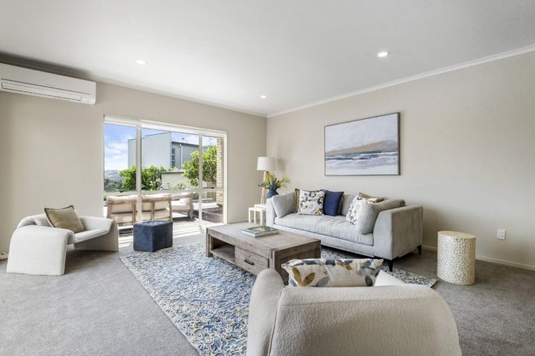 Photo of property in 15 Rangi Avenue, Schnapper Rock, Auckland, 0632