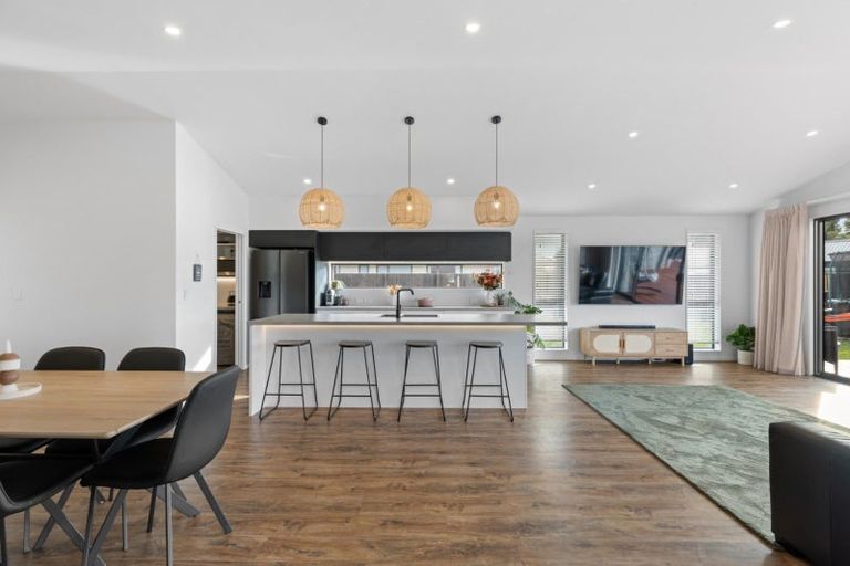 Photo of property in 39 Plover Avenue, Amberley, 7410