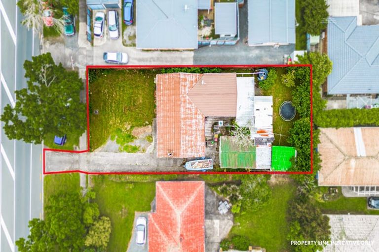 Photo of property in 105 Henderson Valley Road, Henderson, Auckland, 0612