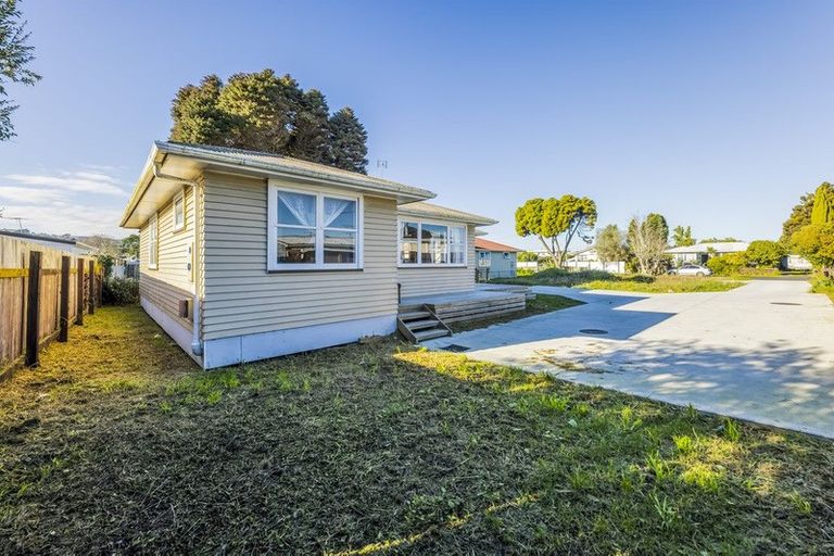 Photo of property in 12a Mcentee Street, Papakura, 2110