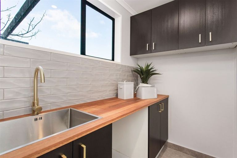 Photo of property in 1/97 Weston Road, St Albans, Christchurch, 8052