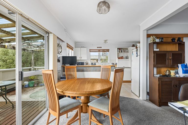 Photo of property in 7 Hilling Street, Titirangi, Auckland, 0604