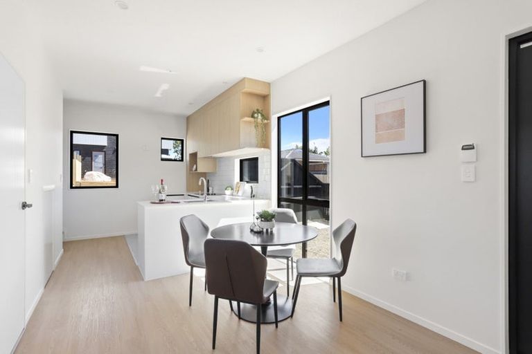 Photo of property in 8/20 Seabrook Avenue, New Lynn, Auckland, 0600