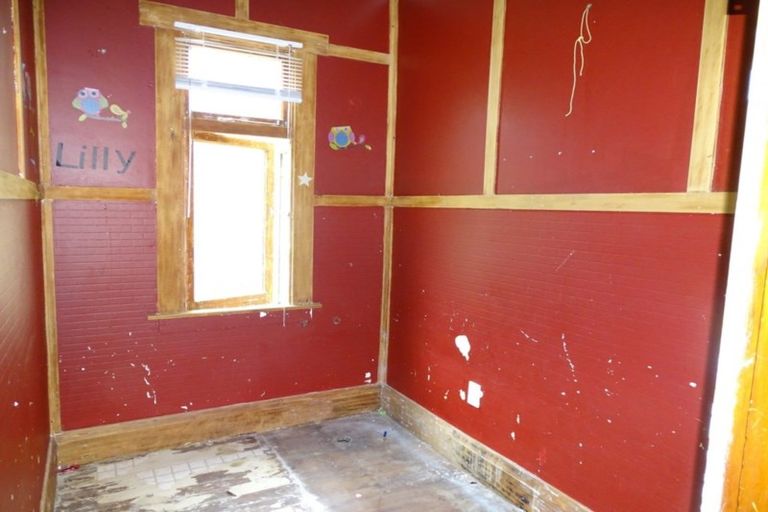Photo of property in 28 Ocean Beach Road, Bluff, 9814