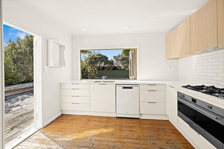 Photo of property in 30 Point Wells Road, Point Wells, Warkworth, 0986