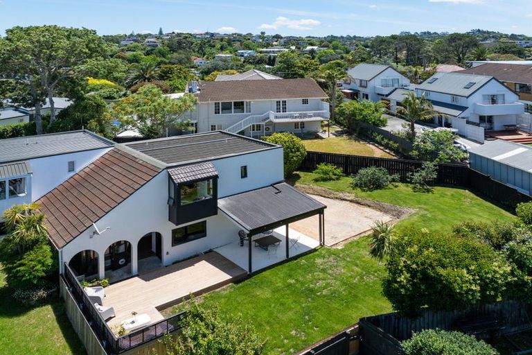 Photo of property in 2/26 Salem Place, Torbay, Auckland, 0630