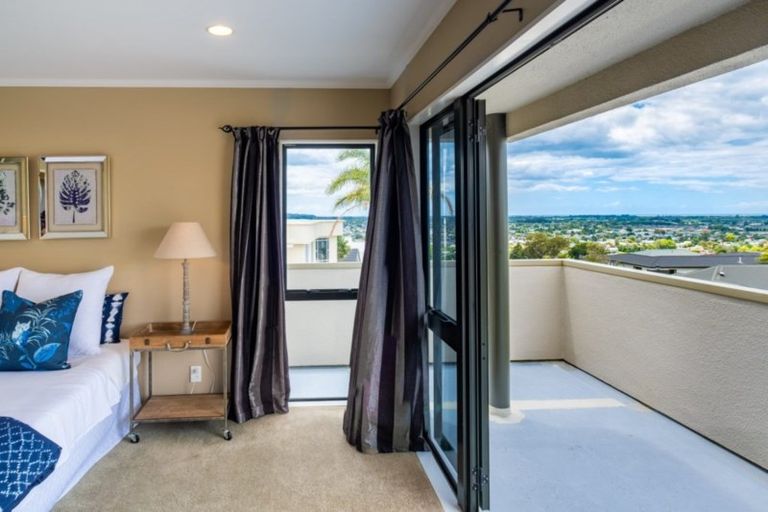 Photo of property in 84 Churchill Drive, Taradale, Napier, 4112