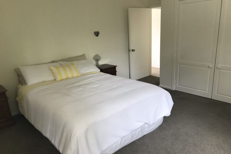 Photo of property in 1a Nikau Road, Waikanae, 5036