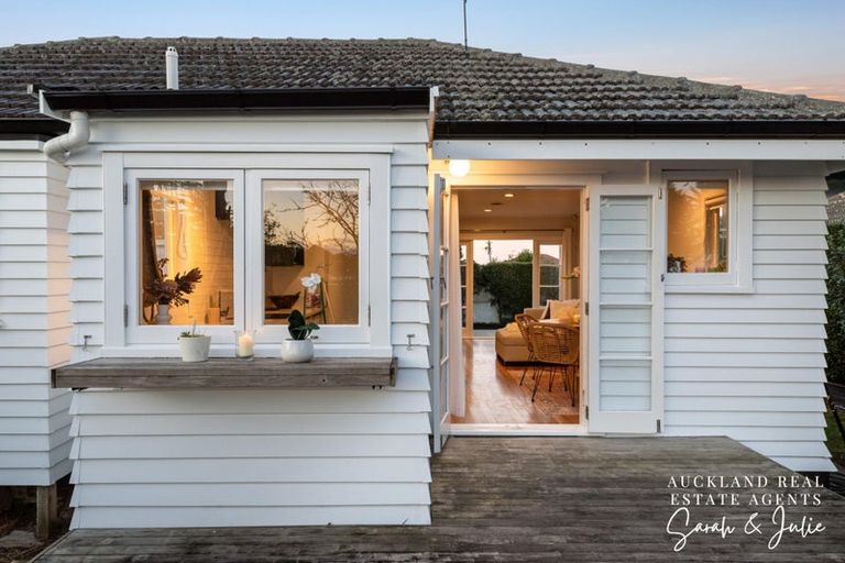 Photo of property in 422a Old Te Atatu Road, Te Atatu Peninsula, Auckland, 0610