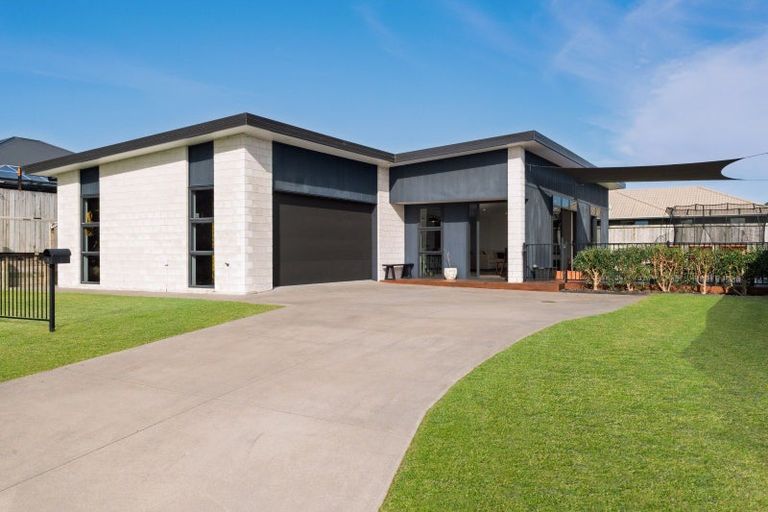 Photo of property in 8 Hillsborough Place, Te Puke, 3119