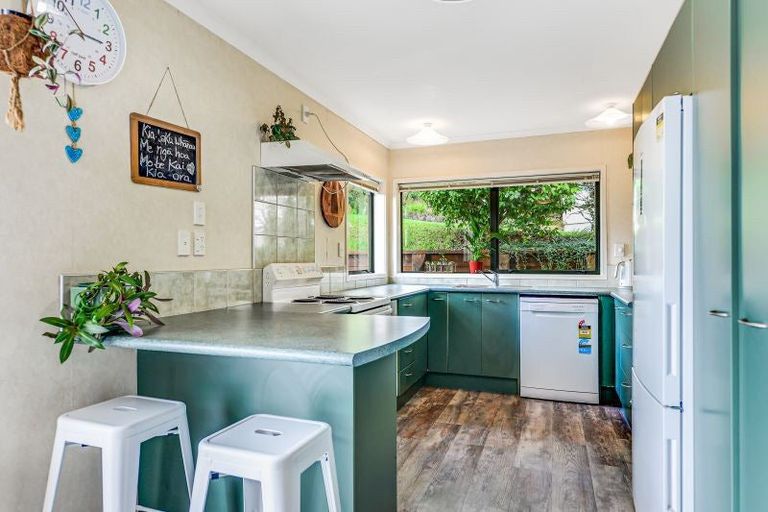 Photo of property in 24 Palm Grove Drive, Western Heights, Hamilton, 3200