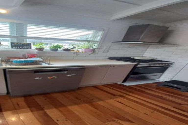 Photo of property in 1/47 Selwyn Crescent, Forrest Hill, Auckland, 0620