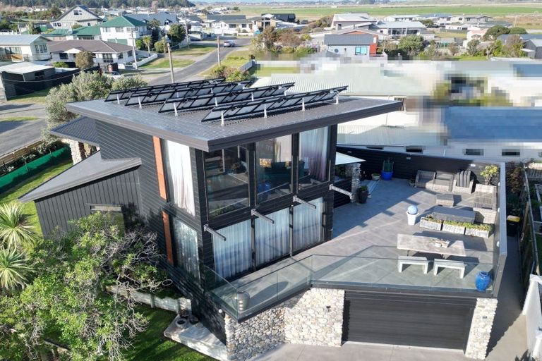 Photo of property in 6 Dawson Street, Foxton Beach, Foxton, 4815