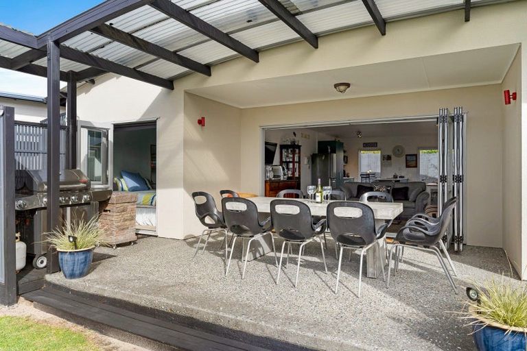 Photo of property in 227b Ocean Road, Whangamata, 3620