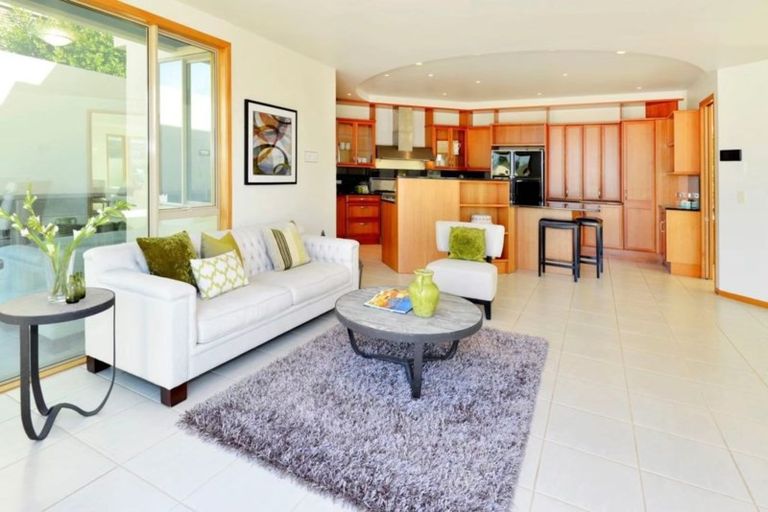 Photo of property in 5 Gilberd Place, Torbay, Auckland, 0630