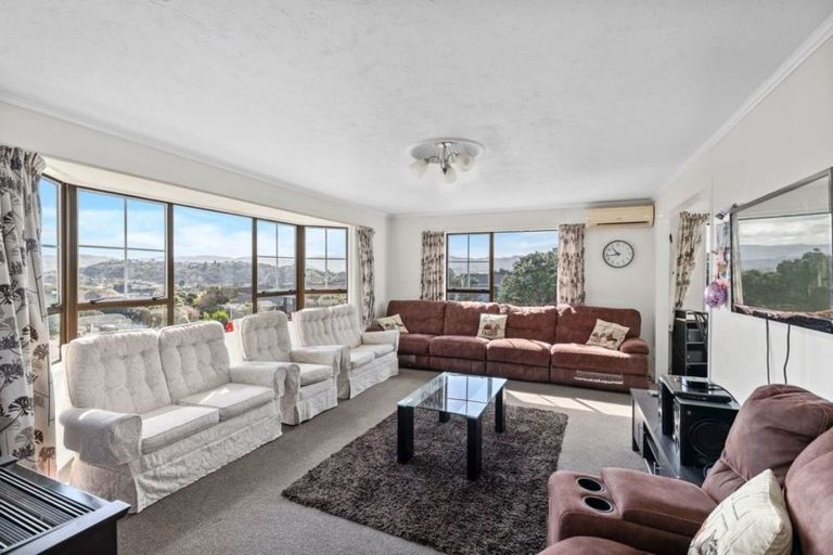 Photo of property in 16 Longitude Place, Whitby, Porirua, 5024