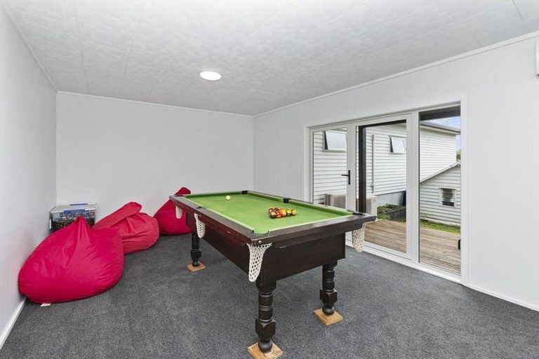 Photo of property in 12 Kashmir Road, Glen Eden, Auckland, 0602