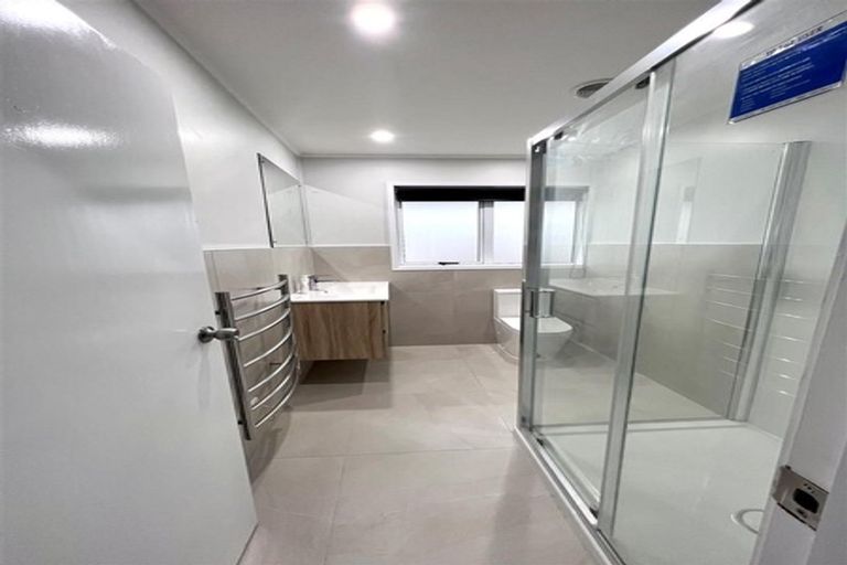 Photo of property in 117 Golf Road, New Lynn, Auckland, 0600