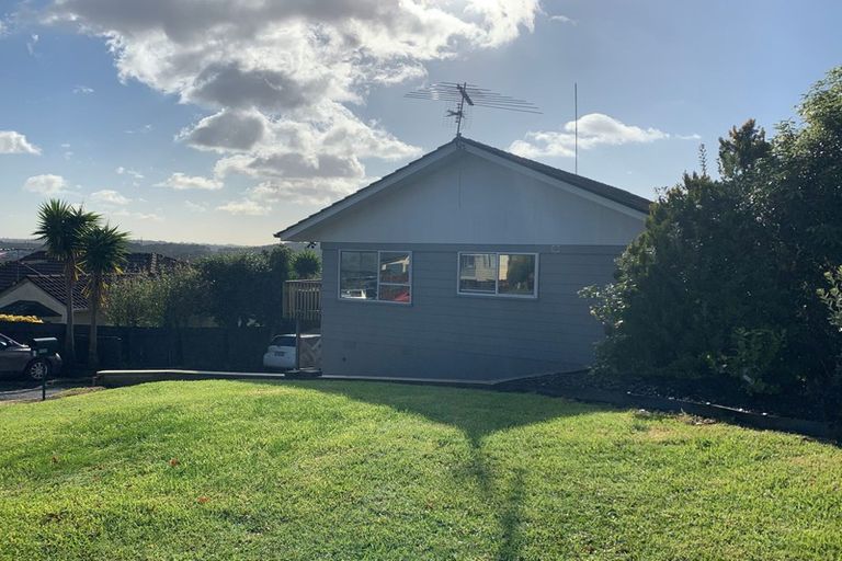 Photo of property in 9 Meadowood Drive, Unsworth Heights, Auckland, 0632