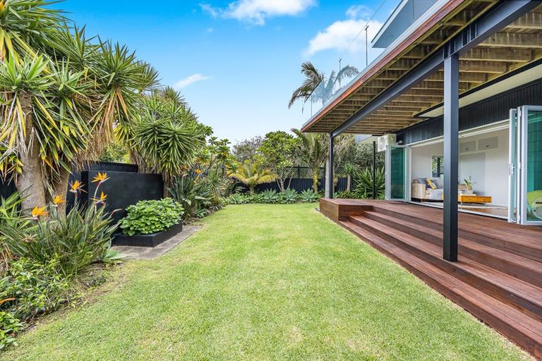 Photo of property in 2/5 Hauraki Road, Hauraki, Auckland, 0622
