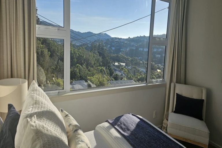 Photo of property in 9 Lomond Street, Newlands, Wellington, 6037