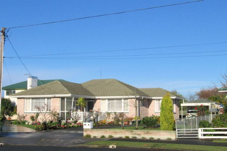 Photo of property in 16 Keats Avenue, Onekawa, Napier, 4110