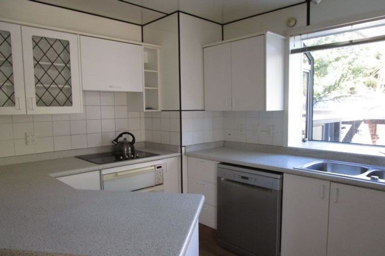 Photo of property in 100 Palatine Terrace, Saint Martins, Christchurch, 8022