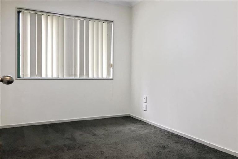 Photo of property in 4 Glenveagh Park Drive, Manurewa, Auckland, 2102