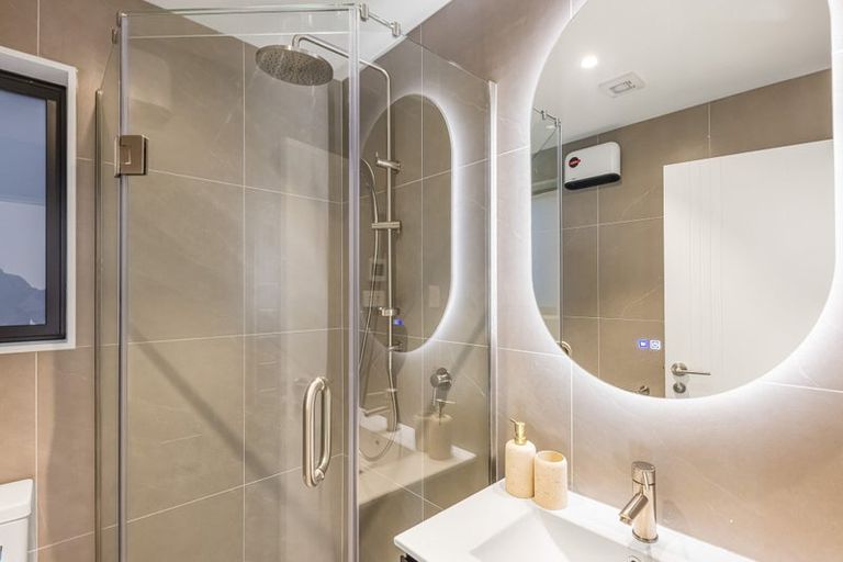 Photo of property in 12c Kowhai Road, Campbells Bay, Auckland, 0630