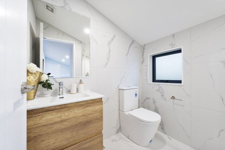Photo of property in 14f Geordie Street, Henderson, Auckland, 0612