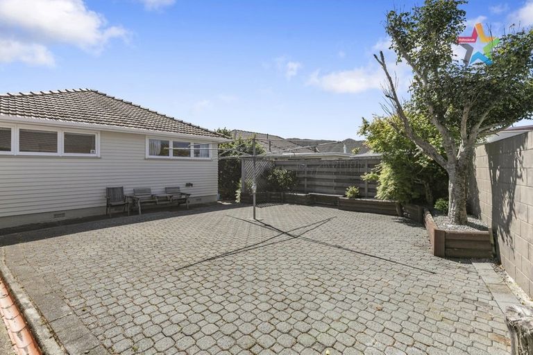 Photo of property in 10 Holyoake Crescent, Avalon, Lower Hutt, 5011