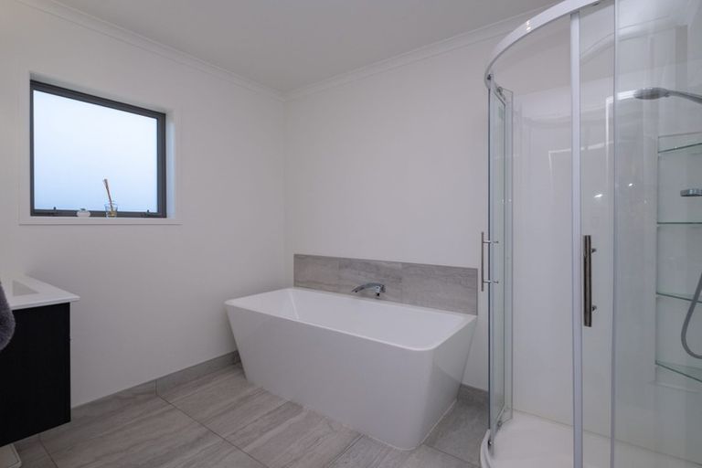 Photo of property in 12 Montague Grove, Stratford, 4332