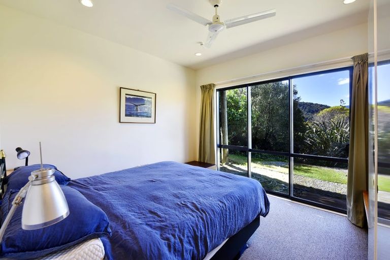 Photo of property in 20 Worlds End Road, Tennyson Inlet, 7195