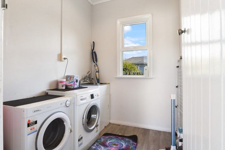 Photo of property in 11 Cochrane Street, Fairy Springs, Rotorua, 3015