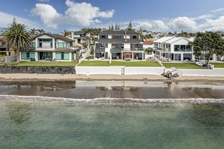 Photo of property in 2/15 Craig Road, Milford, Auckland, 0620