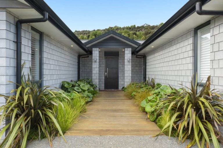 Photo of property in 291 Lakes Boulevard, Pyes Pa, Tauranga, 3112