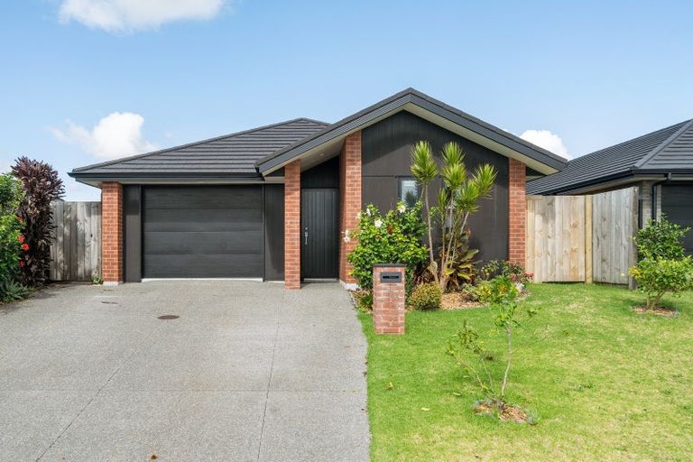 Photo of property in 36 Komata Crescent, Papamoa Beach, Papamoa, 3118