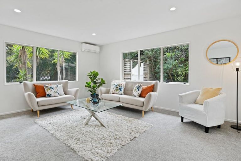 Photo of property in 31 Makora Road, Massey, Auckland, 0614