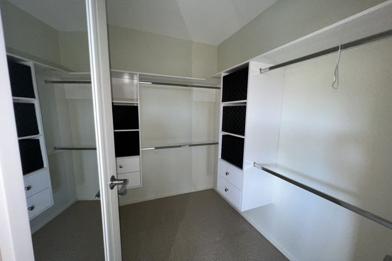 Photo of property in 3 Mana Lane, Pinehill, Auckland, 0632