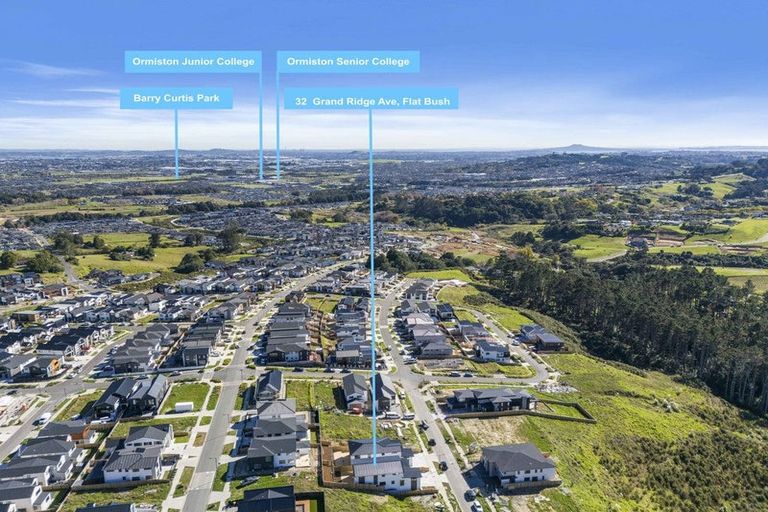 Photo of property in 32 Grand Ridge Avenue, Flat Bush, Auckland, 2019