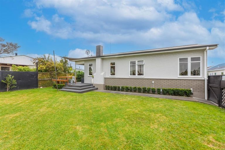 Photo of property in 1/57 Meeanee Road, Taradale, Napier, 4112