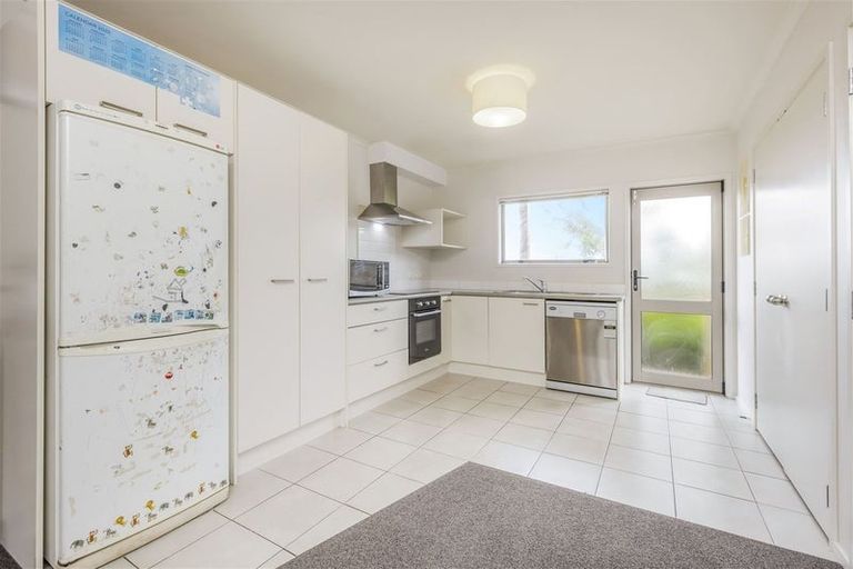 Photo of property in 18/94 Glengarry Road, Glen Eden, Auckland, 0602