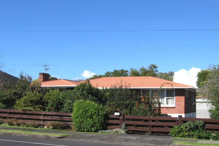 Photo of property in 81 Hutchinsons Road, Bucklands Beach, Auckland, 2014