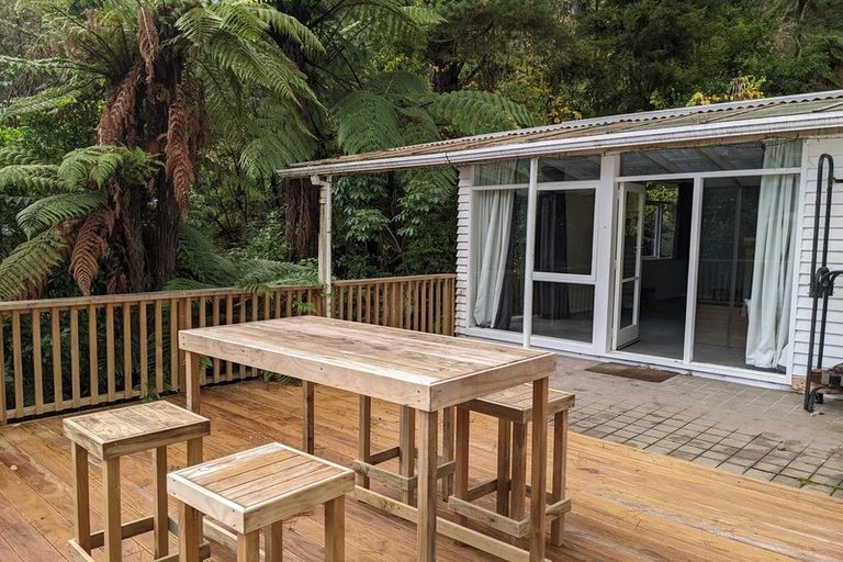Photo of property in 15 Elmslie Road, Pinehaven, Upper Hutt, 5019