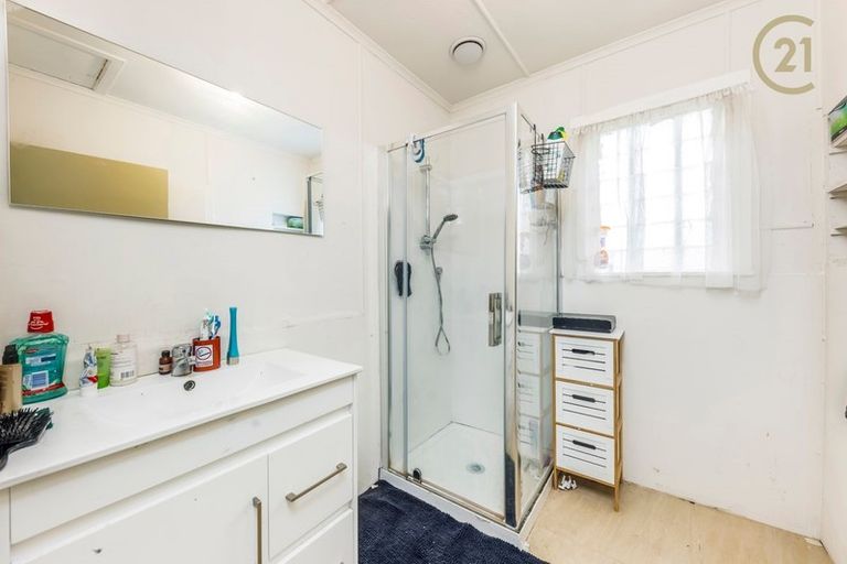 Photo of property in 4 Martin Road, Manurewa, Auckland, 2102