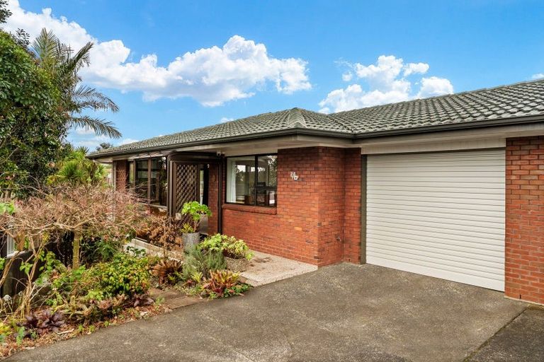 Photo of property in 2/6 Annette Avenue, Te Atatu South, Auckland, 0610
